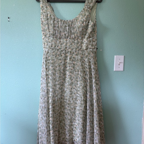 connected apparel Dresses & Skirts - Connected Apparel Green Floral Midi Dress
